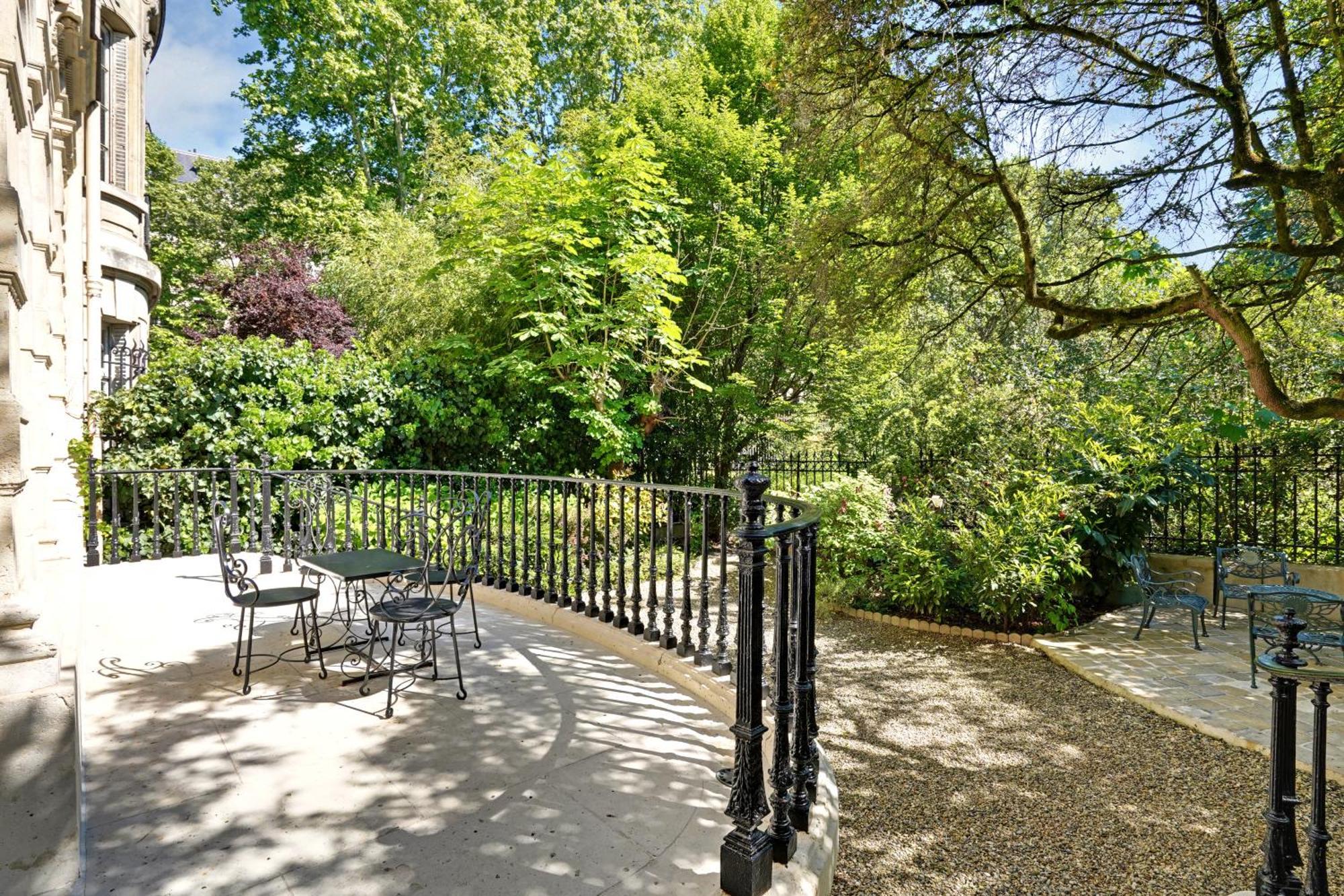 Ecrin Prive Au Parc Monceau * Paris